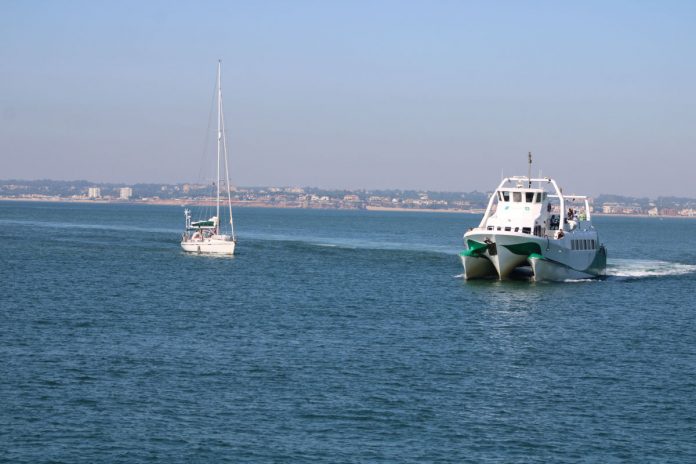 Catamarán de la Bahía de Cádiz