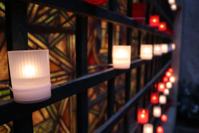 fiestas d elos patios a la luz de las mariposas