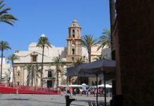 Iglesia de Santiago Apóstol iglesia de santiago apostol