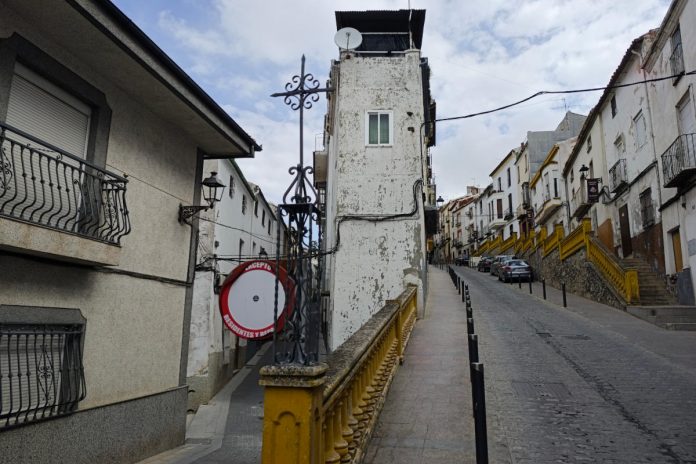 cruz de la calle real