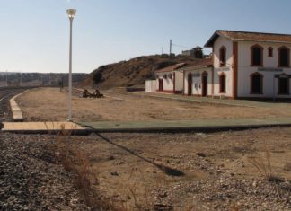 Estación de Alamedilla-Guadahortuna Estación de ferrocarril de Alamedilla-Guadahortuna