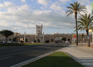 Visita a Puertas de Tierra en Cádiz
