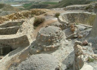 Yacimiento arqueológico de Fuente Álamo Yacimiento arqueológico Fuente Alamo - fotografía de José Guerrero. Fuente: Wikipedia