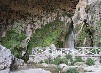 Leyenda de la Cueva del Agua cueva del agua en Tiscar