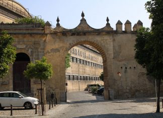 Arco de la Muralla del Arroyo arco de la muralla del arroyo