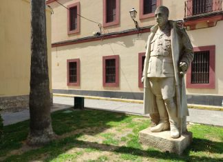 Monumento a Miguel Primo de Rivera estatua de Miguel Primo de Rivera en Cádiz