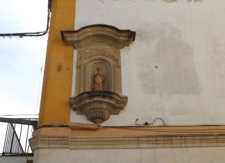 Descubriendo la historia detrás de la Virgen de la Inmaculada Concepción en la calle Santa María hornacina de la inmaculada concepción