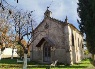Ermita de la Virgen Coronada de Fuente del Rey ermita de la virgen coronada en Fuente del Rey