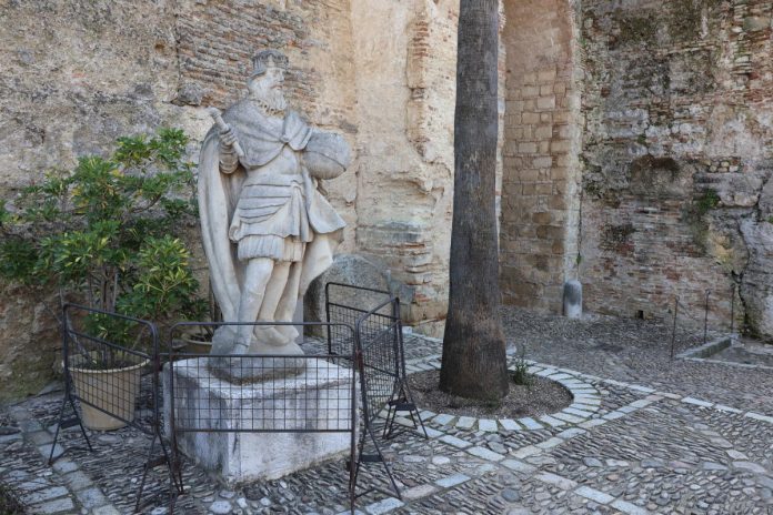 monumento a Alfonso X el Sabio monumento a Alfonso X el Sabio