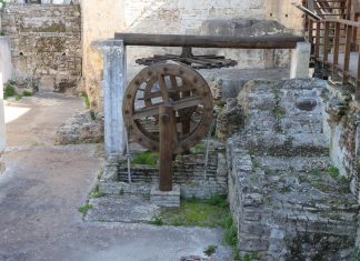 Noria del aljibe del Alcázar Noria del aljibe del Alcázar
